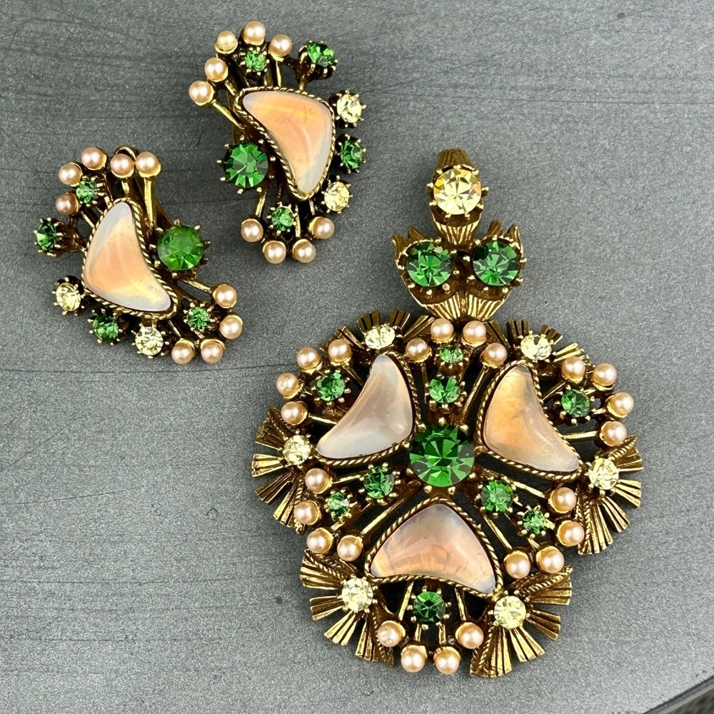 Incredible VINTAGE Florenza Set Earrings, Pendant Green Rhinestone 60s Moonglow